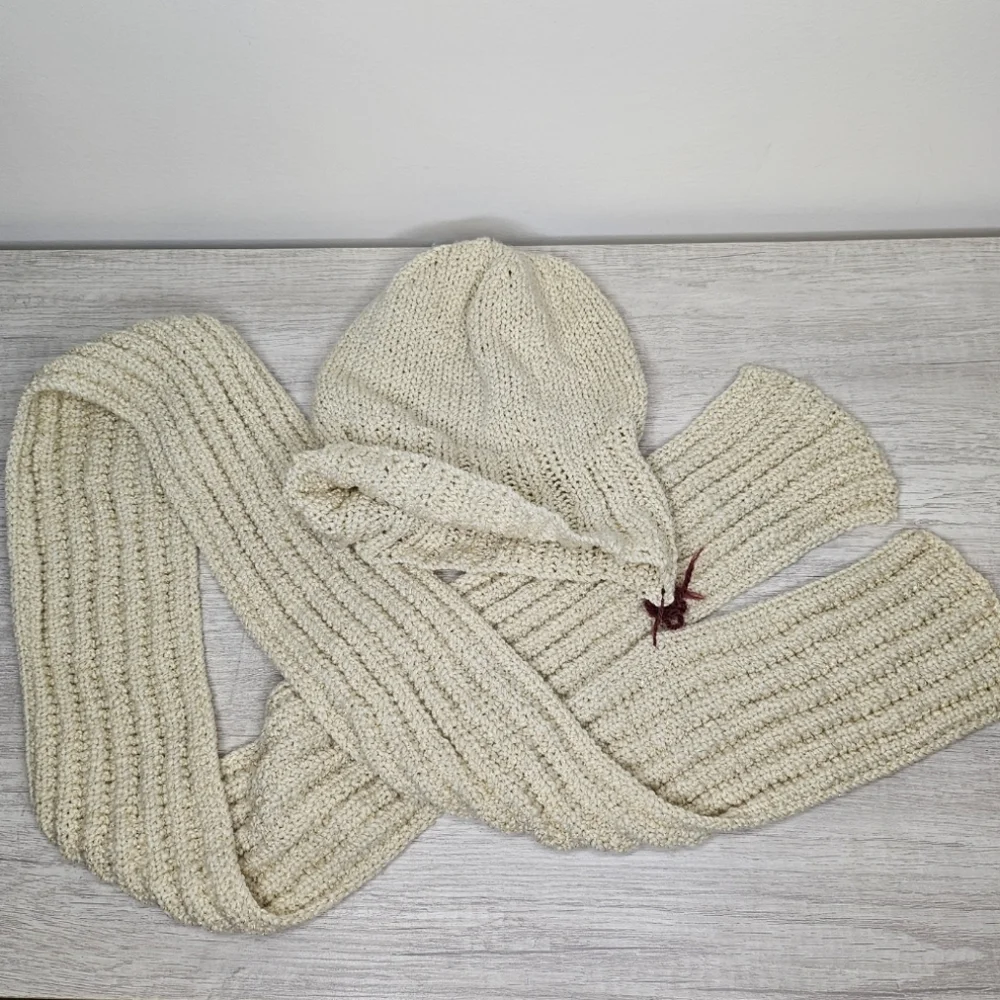Cream Handmade Knit Scarf Hat Set With Gold Metallic Fibers Winter Cold Weather